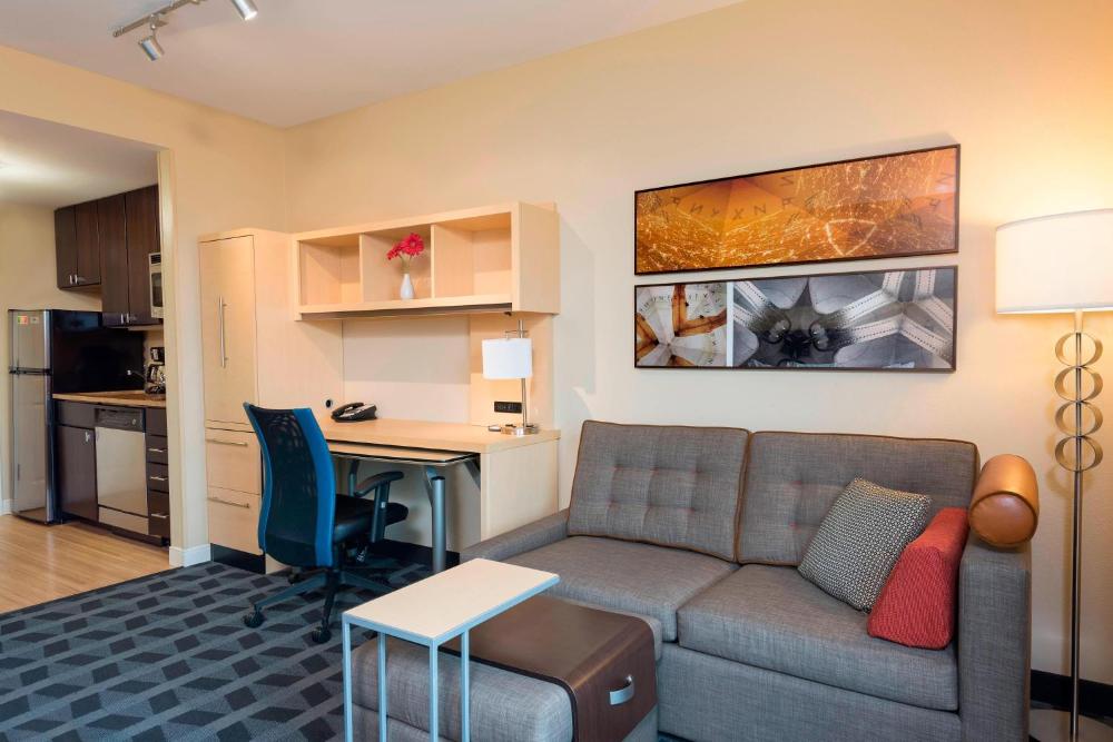 King Studio with Sofa Bed interior